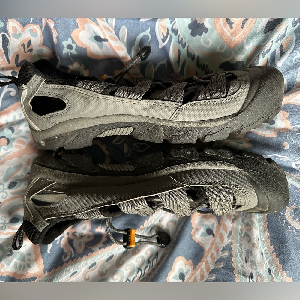 Keen COMMUTER 4 naistele (1013194) cycling shoe sandal.